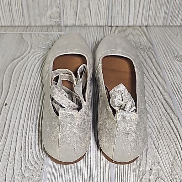 BC Footwear Metallic Have A Heart Ankle Strap Flats Womens Size 6.5 NEW - Picture 5 of 12